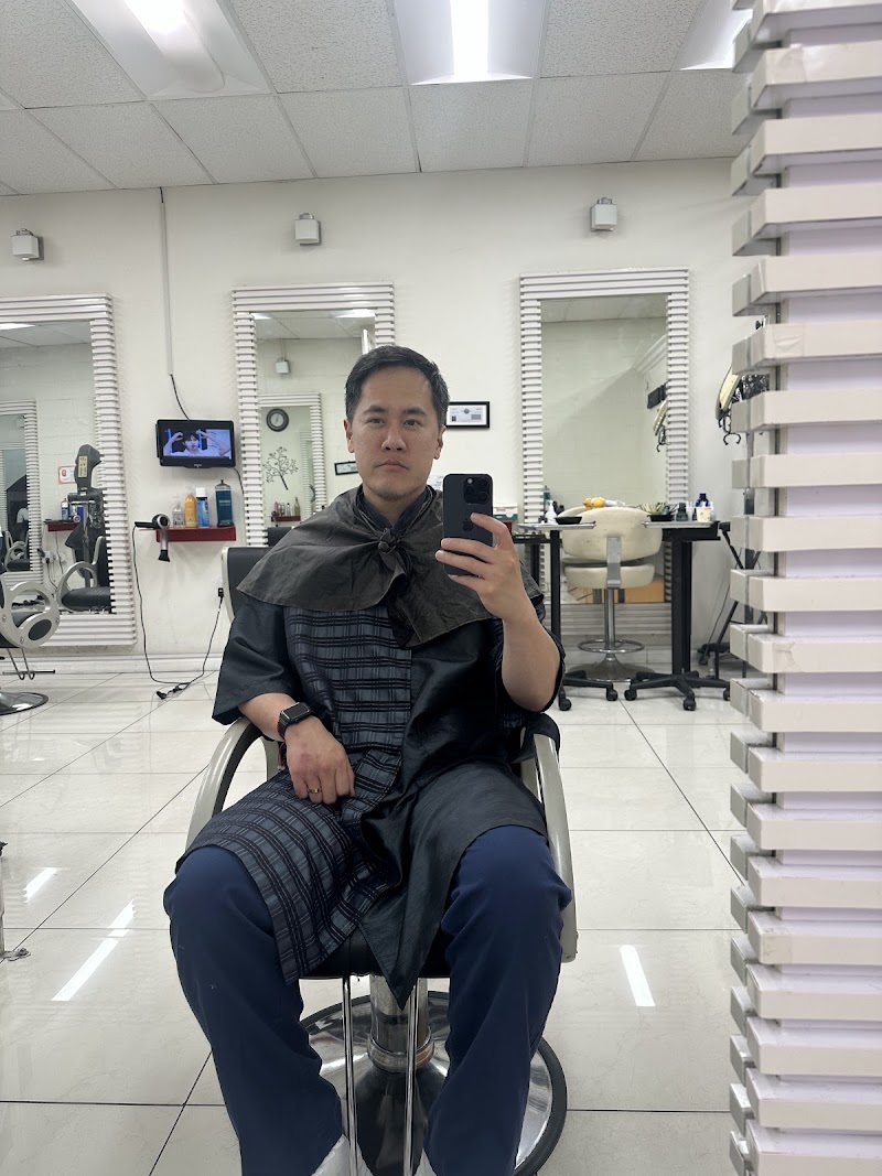 Johnny & Mia Hair Studio