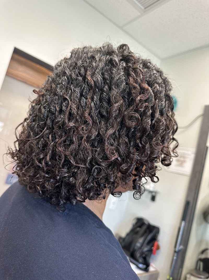 Lety’s Dominican hairs salon At Salon By JC Suite 15