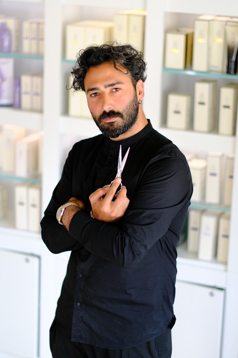 Hakan Aydin at Anushka Spa & Salon