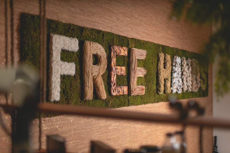 Free Hands Salon