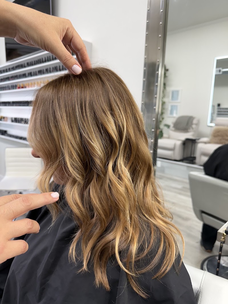 Poshed Beauty Bar | Egle Miciene | Hair Stylist