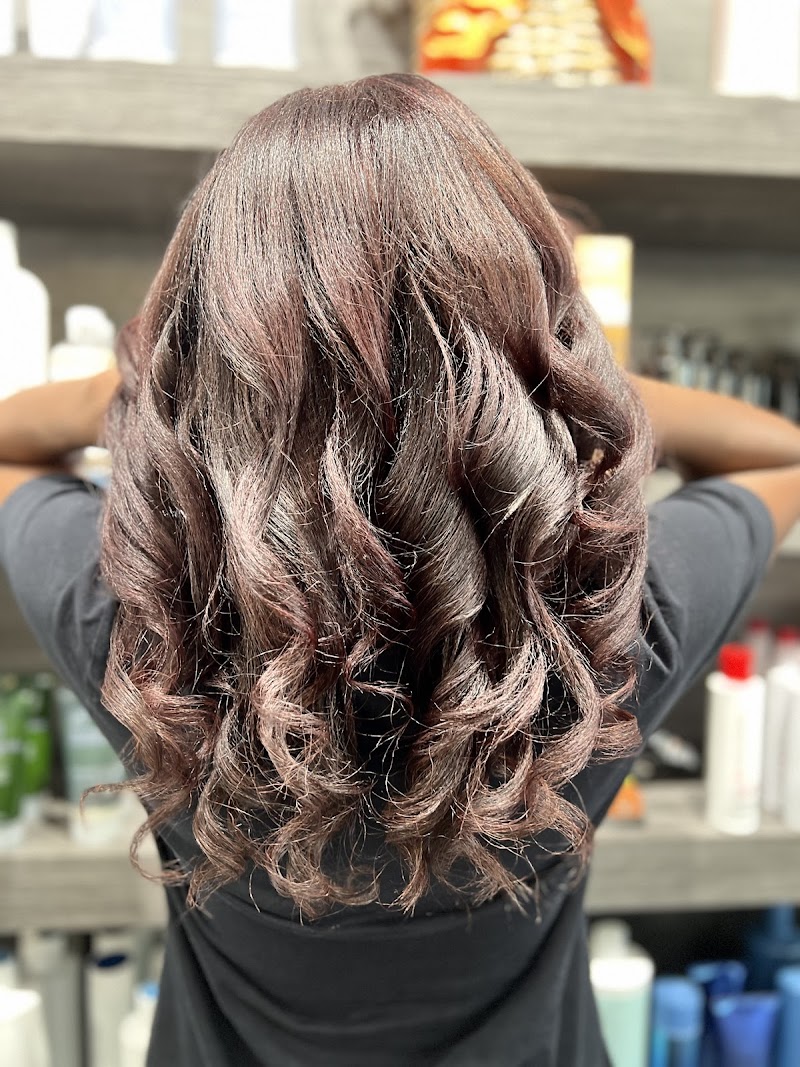 N R Hair Salon