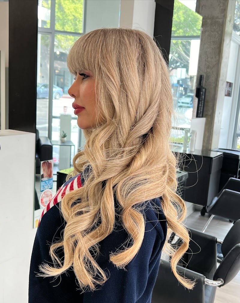 Salon Yuriy