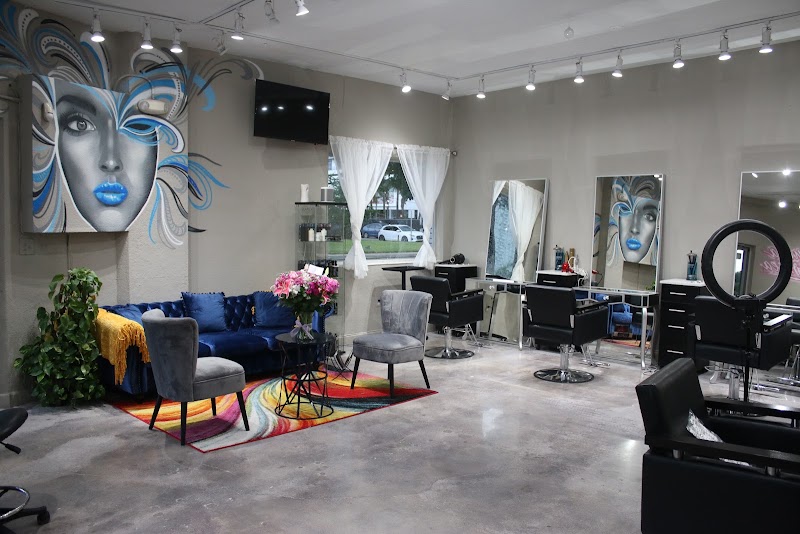 Rubia Correa Salon