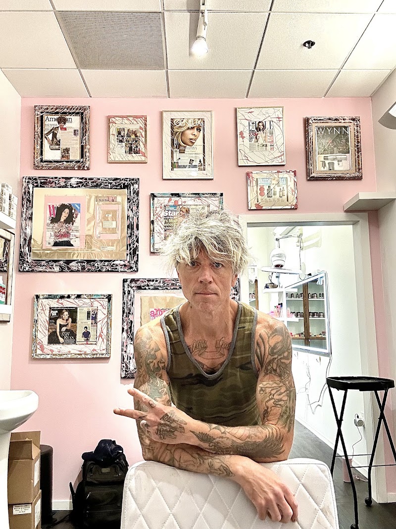 Brandon Martinez Salon
