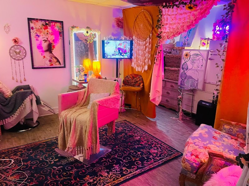 Salon She Chic -Hair Studio