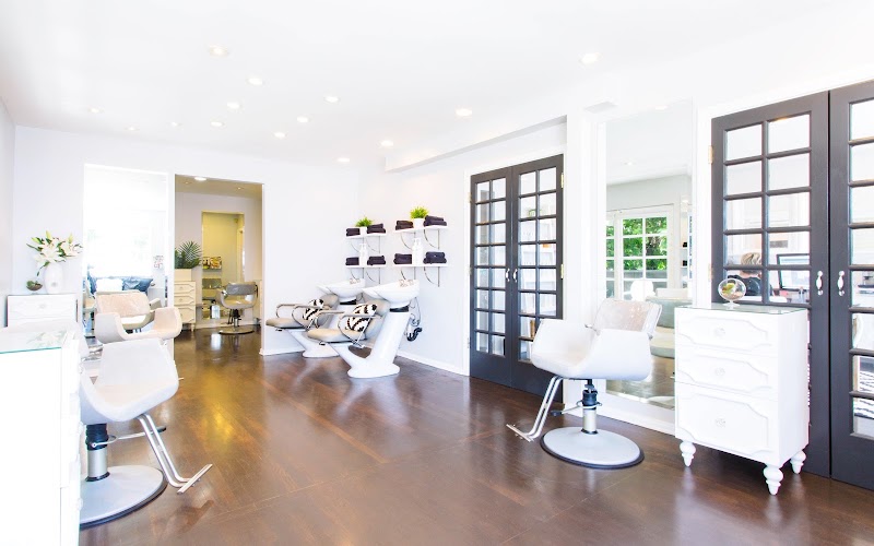 Brambila Salon