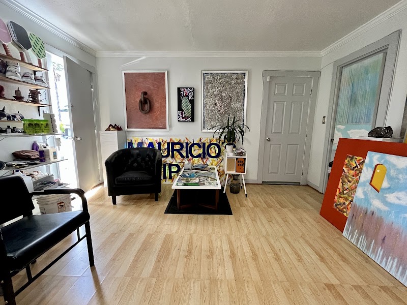 Mauricio's VIP Hair Lounge