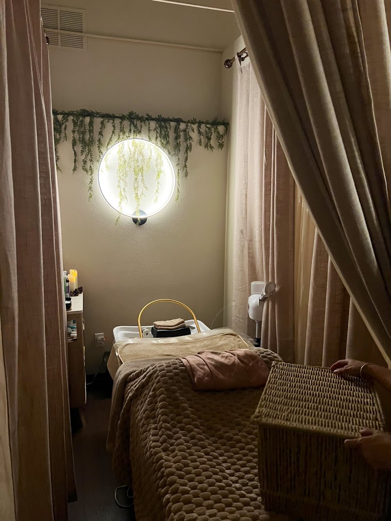Hunny and Jade Head Spa & Hair Salon