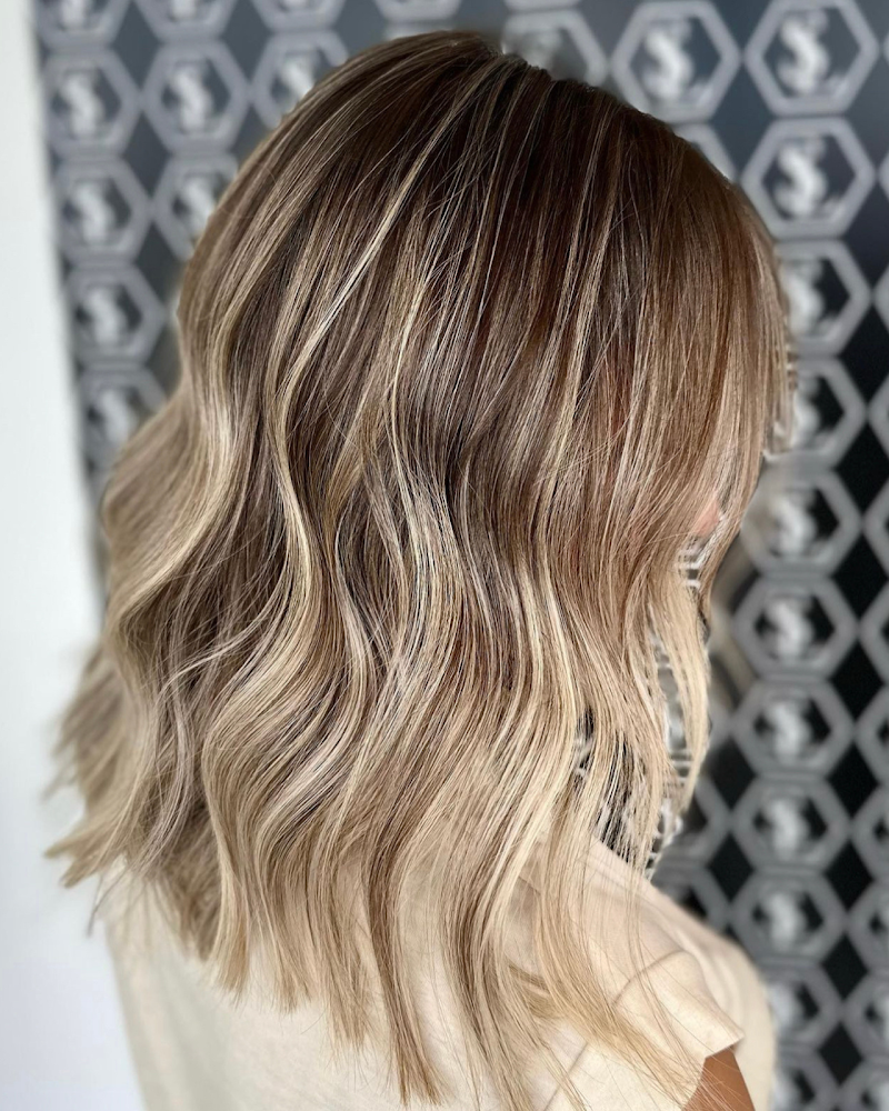 LUXHAIR STUDIO