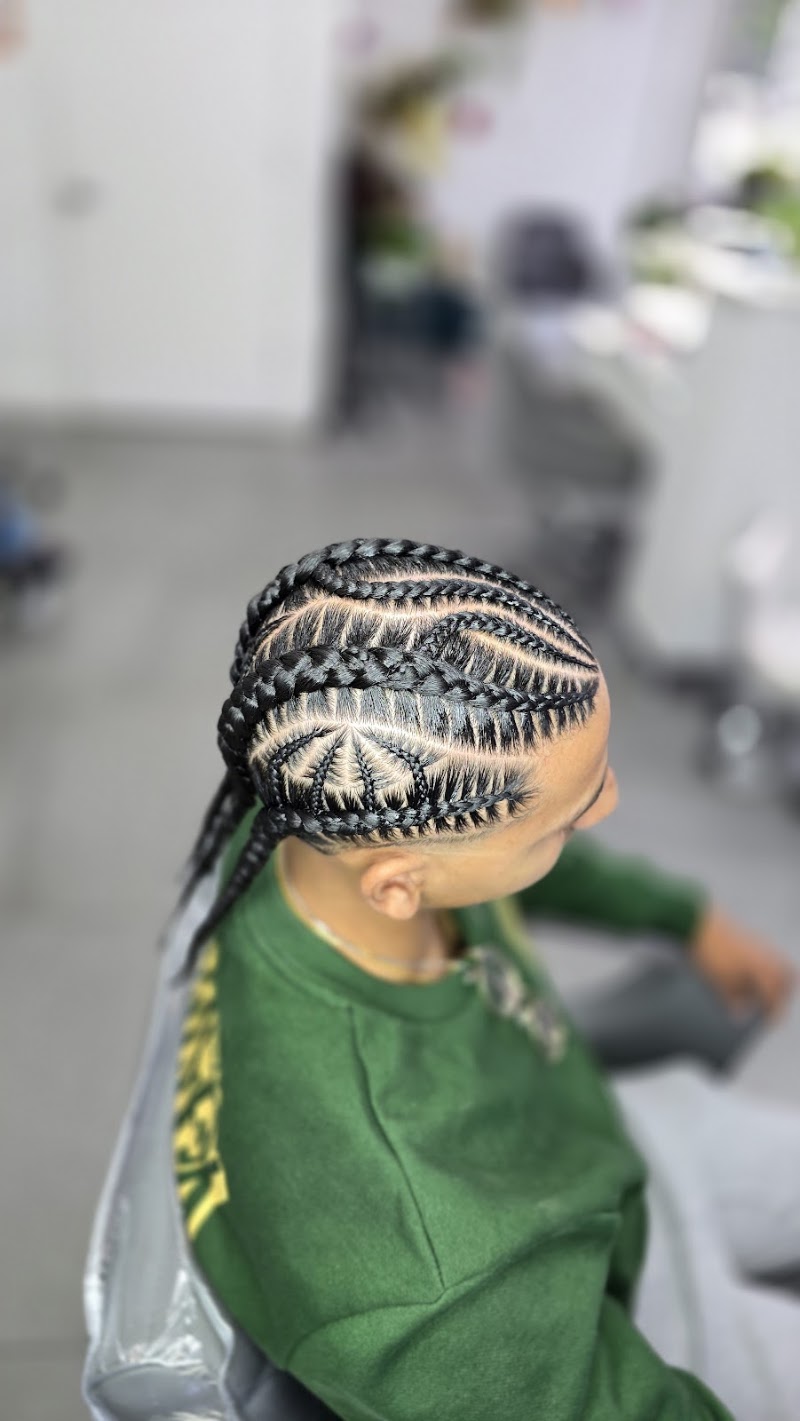 Lily Beauty salon