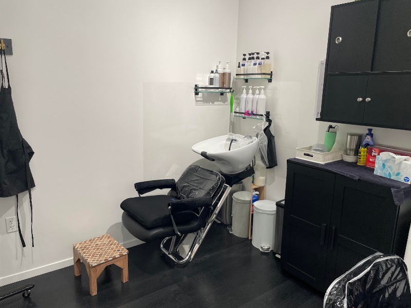 B-1 Hair Studio by Reina